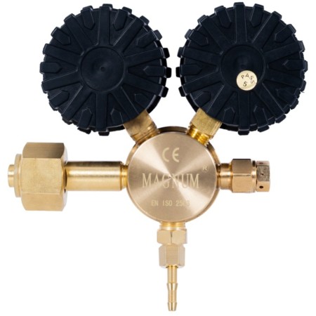 Reduktor butlowy AZOT MAGNUM seria-70  40 bar mosiądz Reduktor butlowy AZOT MAGNUM seria-70  40 bar mosiądz