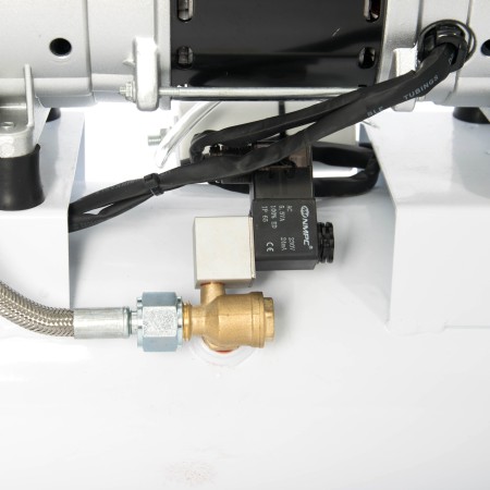 Kompresor bezolejowy w obudowie MAGNUM DT1500-15Z