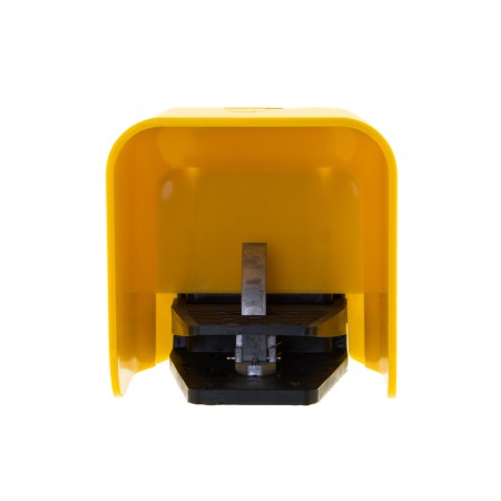 Zawór pneumatyczny nożny monostabilny z osłoną E F522C-08LB 5/2